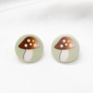 Mushroom Studs